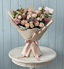 Букет цветов из:  Розы и Лизиантусы #REPLACE_PRED# Уйское