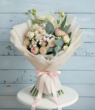 Букет цветов из:  Розы и Лизиантусы в Уйское
