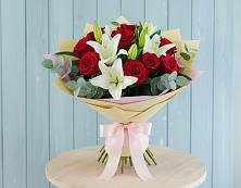 Букет цветов из:  Лилии и Розы в Уйское
