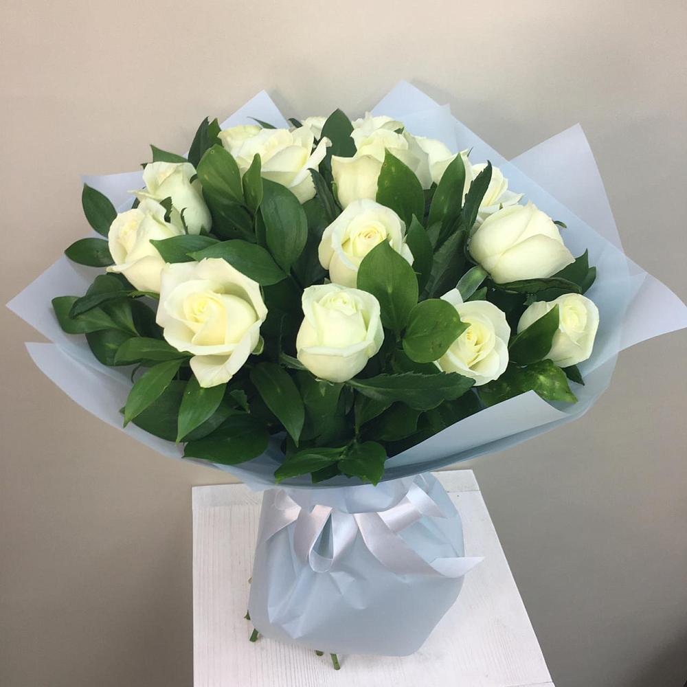 Букет 15 Белых роз Проуд в Уйское
