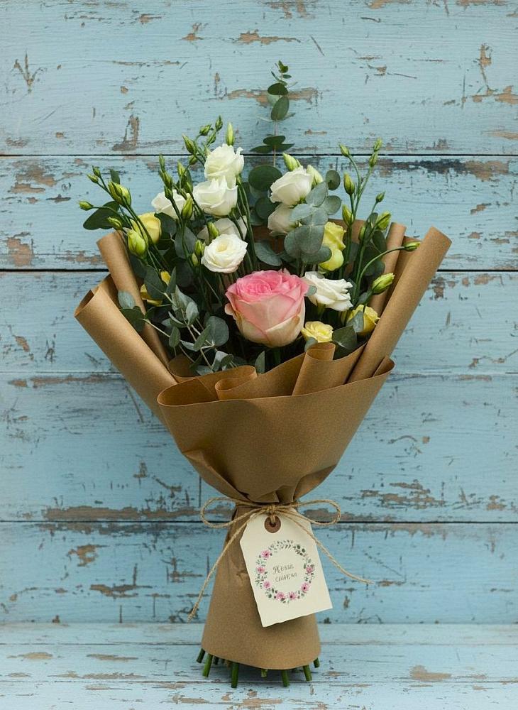 Букет цветов из: Розы и Лизиантусы в Уйское