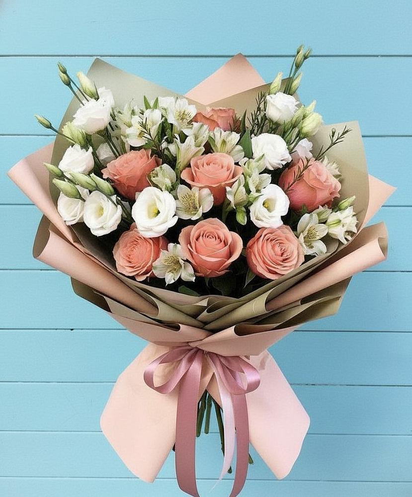 Букет цветов из: Розы, Альстромерии и Лизиантусы в Уйское