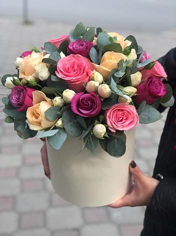 Цветочная композиция из Розы в шляпной коробке в Уйское