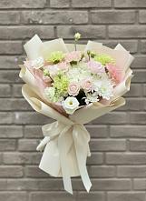 Букет цветов из:  Гвоздики, Розы, Лизиантусы и Хризантемы в Уйское