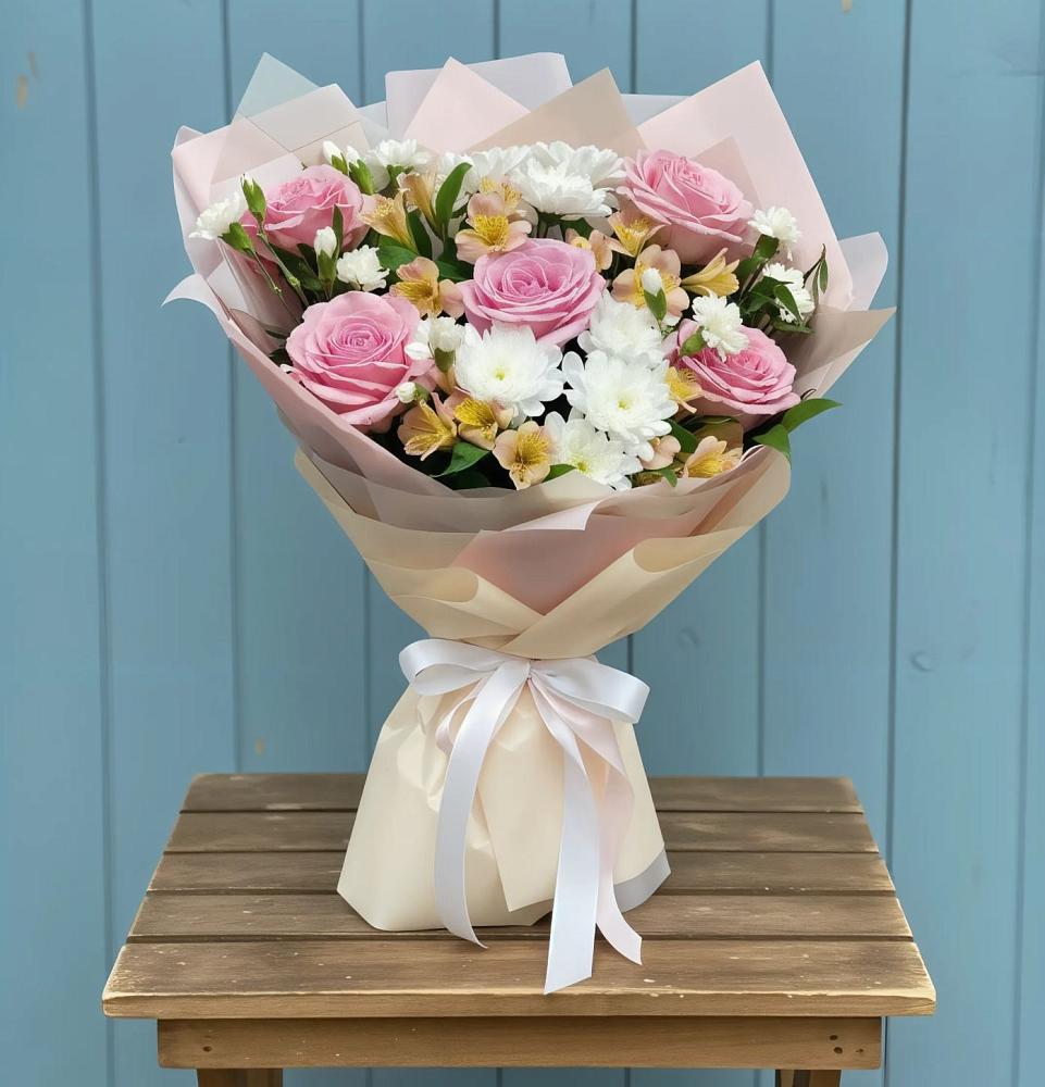 Букет цветов из: Гвоздики, Орхидеи и Розы в Уйское