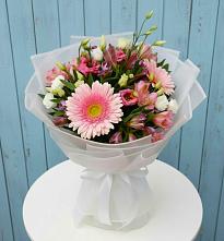 Букет цветов из:  Герберы, Альстромерии и Лизиантусы #REPLACE_PRED# Уйское