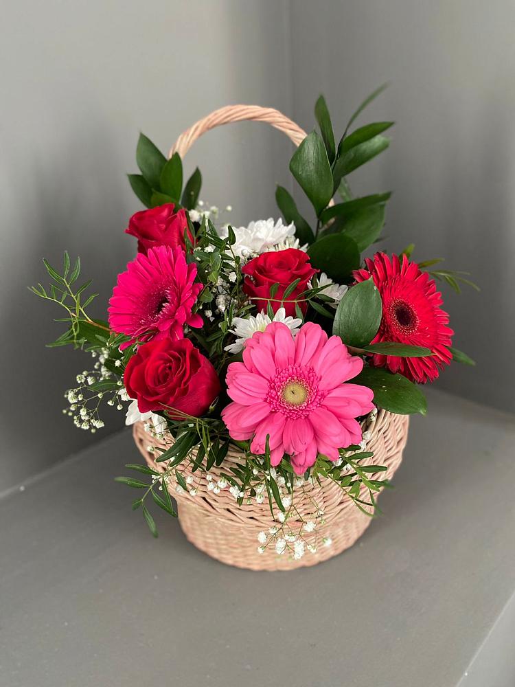 Цветочная композиция из Розы, Хризантемы и Герберы в корзине в Уйское