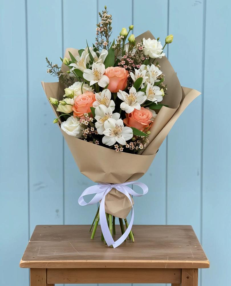 Букет цветов из: Альстромерии, Лизиантусы, Розы и Хризантемы в Уйское