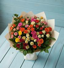 Букет Микс из разноцветных кустовых роз в Уйское